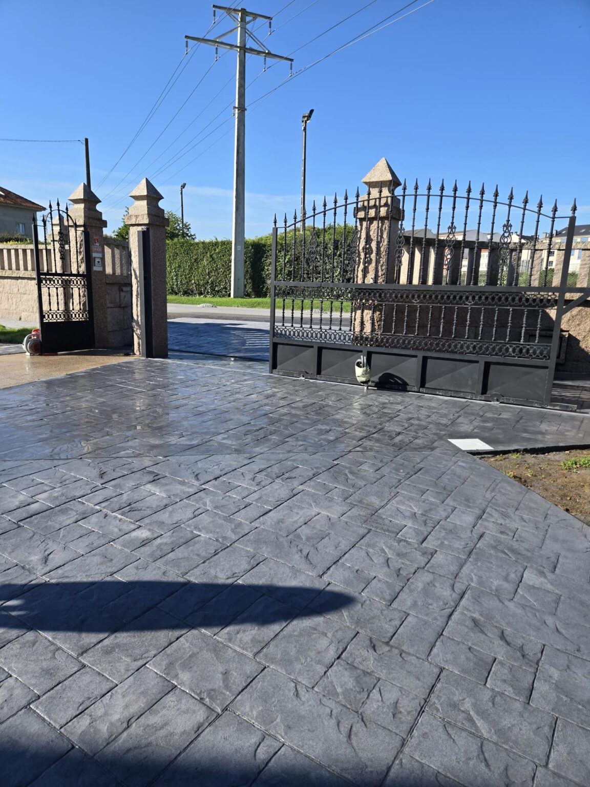 Hormigón impreso con moldes variados y colores personalizados en A Coruña